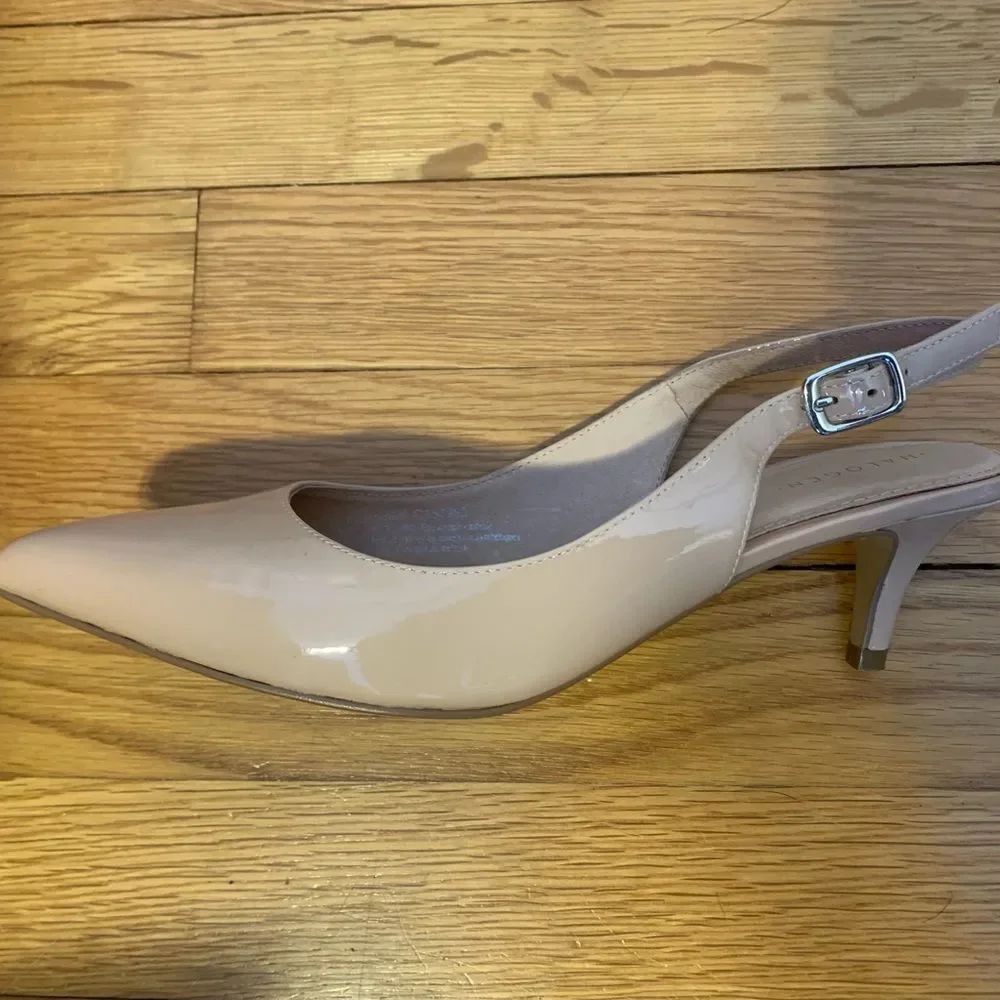 Halogen Size 6 patent tan heels shoes
